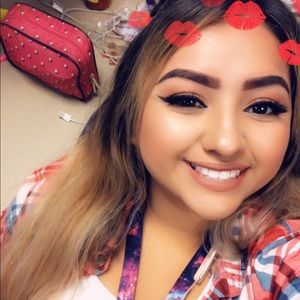 Meet your Posher, Noelia